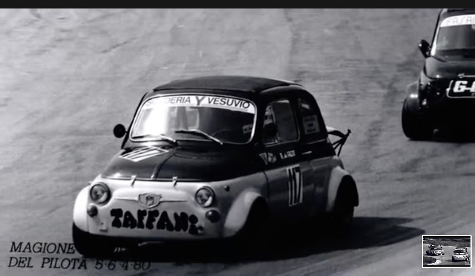 Fiat 500 da corsa della Scuderia Vesuvio sul circuito di Magione
